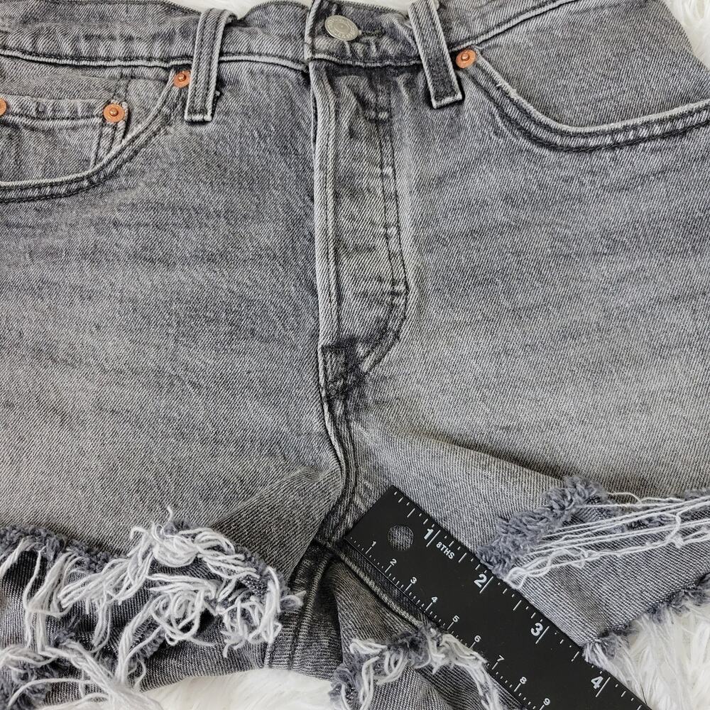 Levis 501 Original‎ High Rise Grey Denim Cut Off Shorts Size W25 Button Fly - Picture 3 of 8